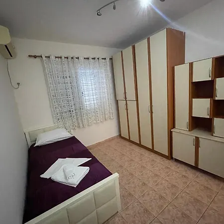 Center Appartament- Dario Tirana